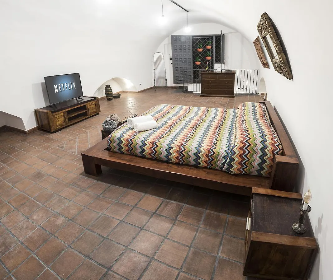 The Rock Apartman Nápoly